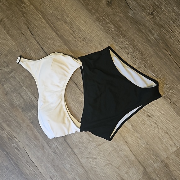 Black & White Swimsuit - Picture 2 of 8